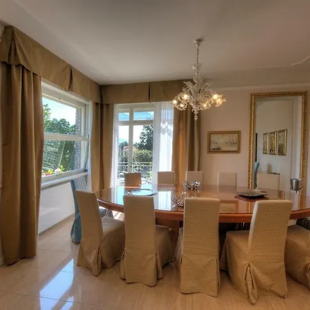 Sleeps 10 Air Con Wifi Villa Baveno