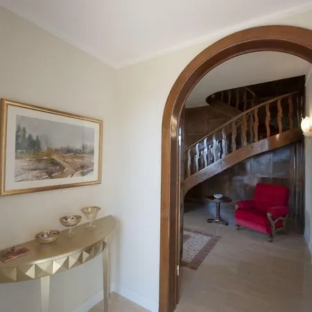 Villa Sleeps 10 Air Con Wifi Baveno