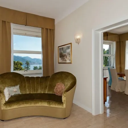 Villa Sleeps 10 Air Con Wifi Baveno